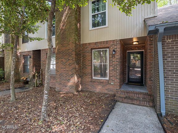 2nd image of 126 Oakmont Drive Apt 15