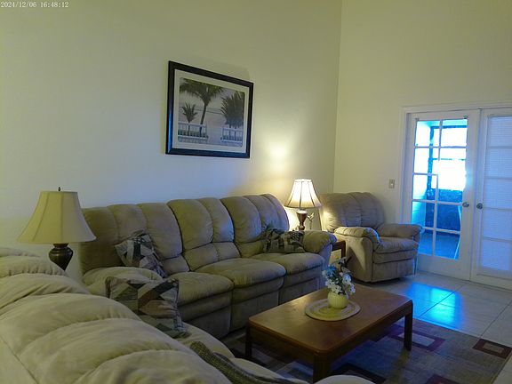 4th image of 115 E Hartford St #9