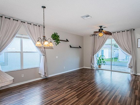 5th image of 6924 Surrey Hill Pl