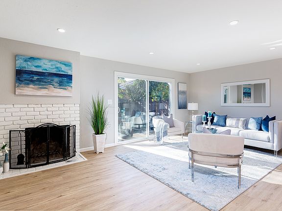 2nd image of 1206 Sierra Mar Dr