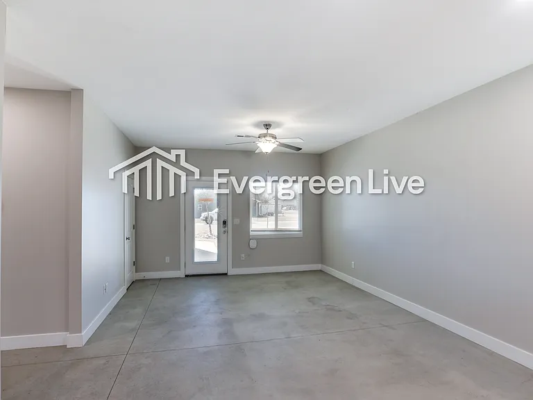217 E Northern Ct — Photo 5
