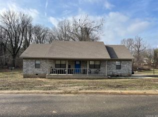 1808 Sutherland Dr, Forrest City, AR 72335