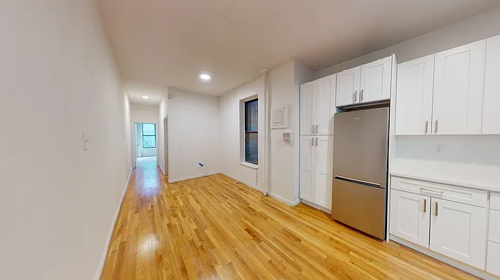 Rented by Bond New York | media 17