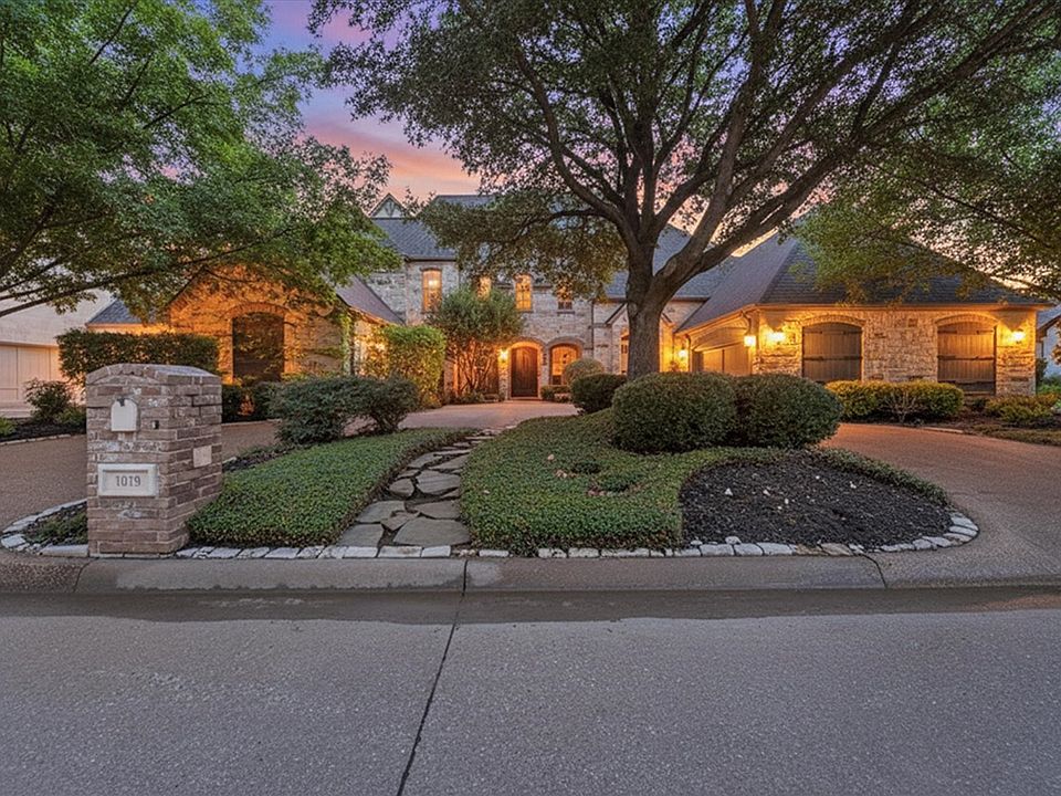 1st image of 1019 Walnut Falls Cir