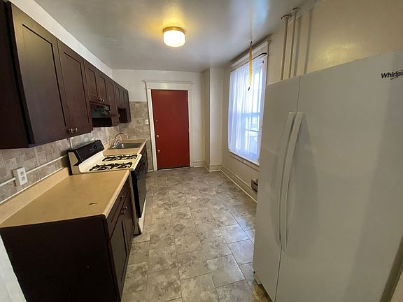 4th image of 1018-1024 S Hall St #1022-B