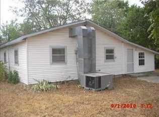 608 Dallas St SW, Gravette, AR 72736