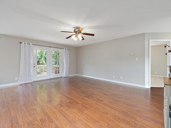 3rd image of 208 Grant Ave