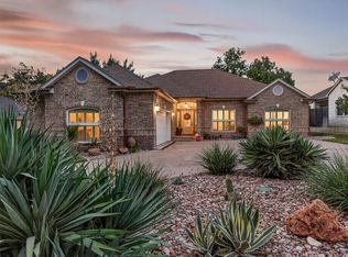 20 Augusta Drive, Meadowlakes, TX 78654