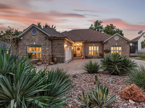 20 Augusta Drive, Meadowlakes, TX 78654