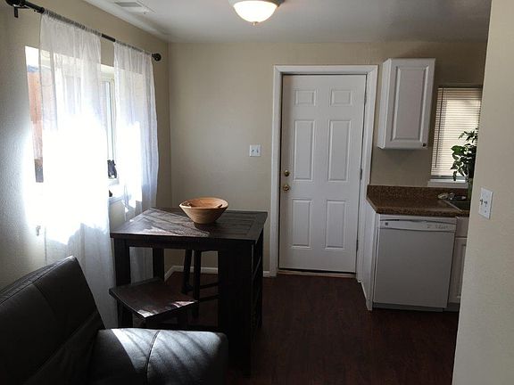 4th image of 1511 N Corona St