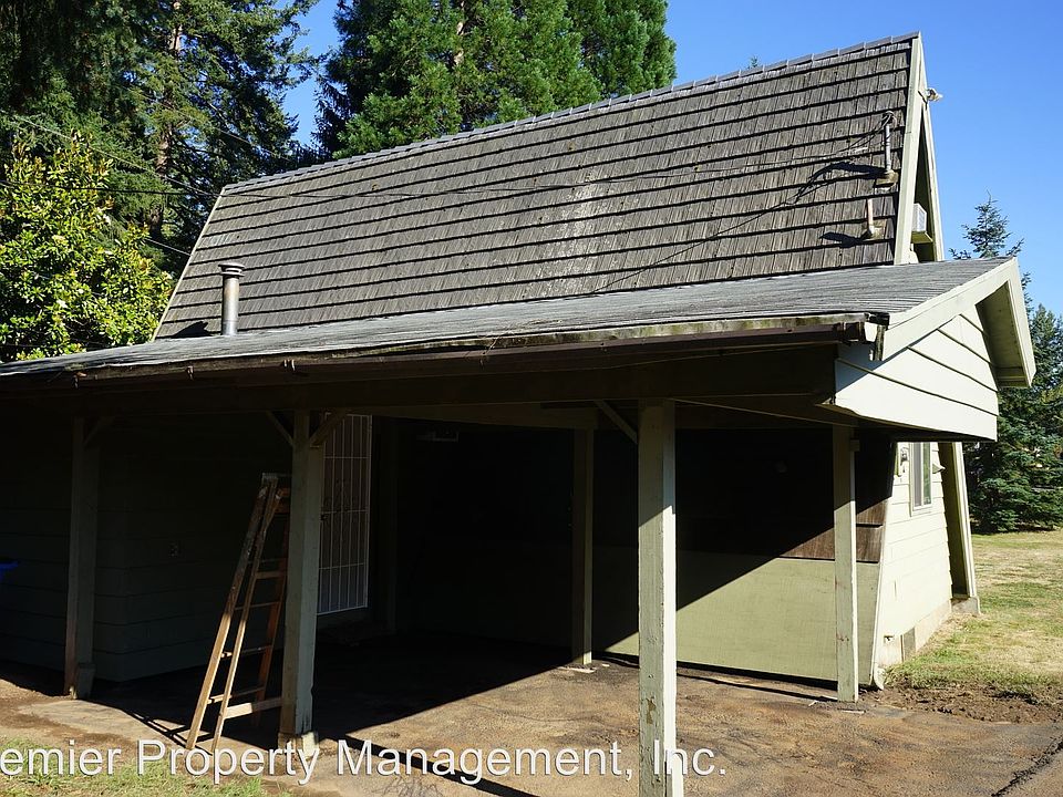 1st image of 2414 NE 121st St