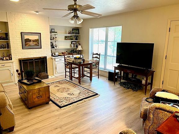 5th image of 9139 Villa Park Cir