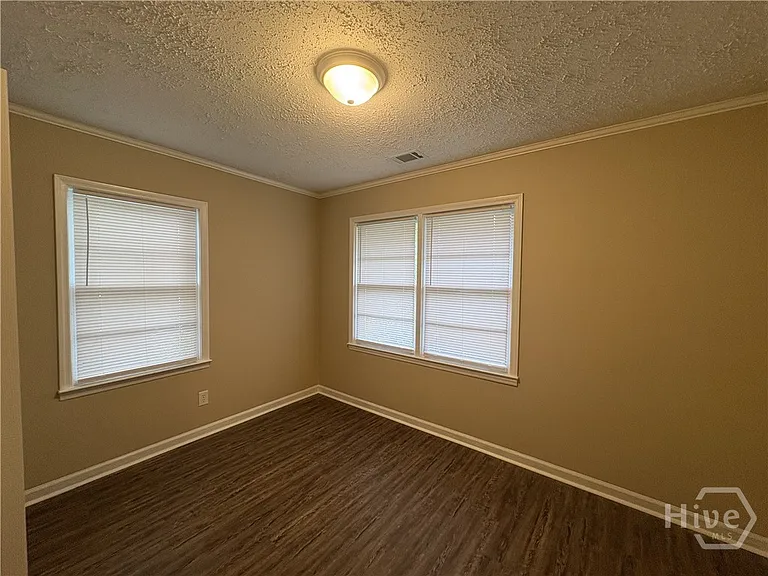 100 N Main St — Photo 11