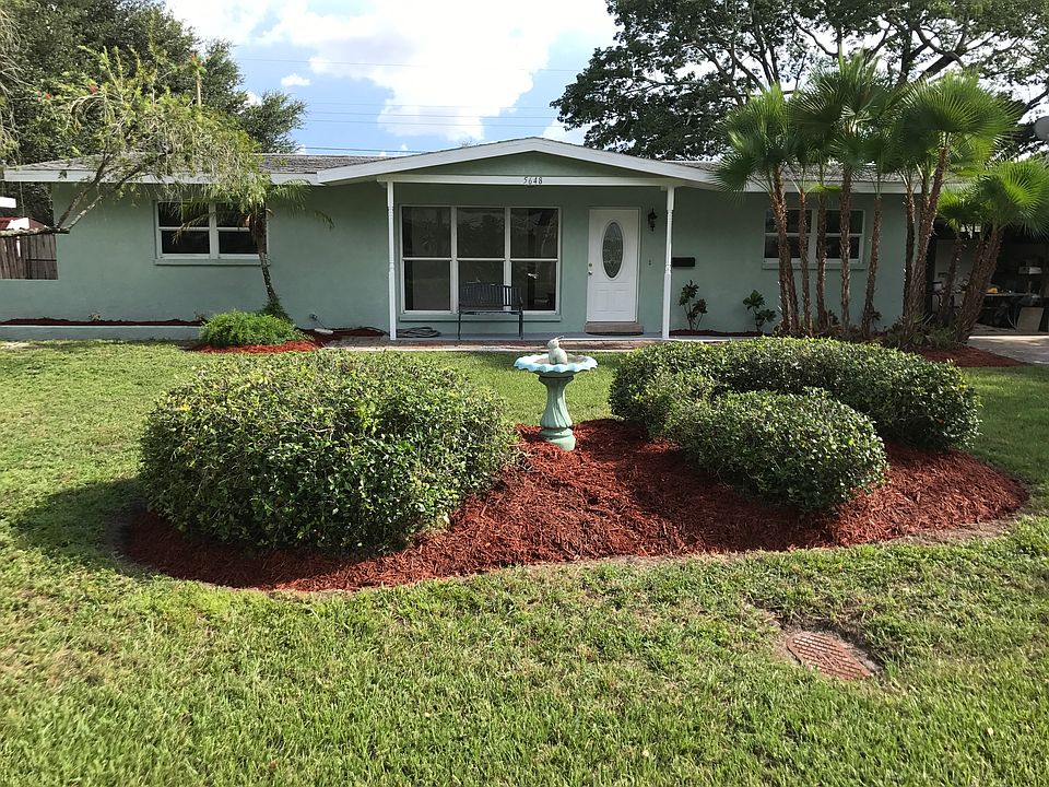 Beautiful 4/2/1 on lg. lot
