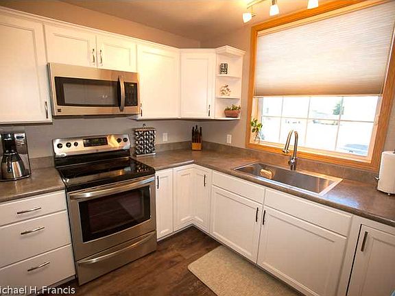 5th image of 1215 Gardenia Dr