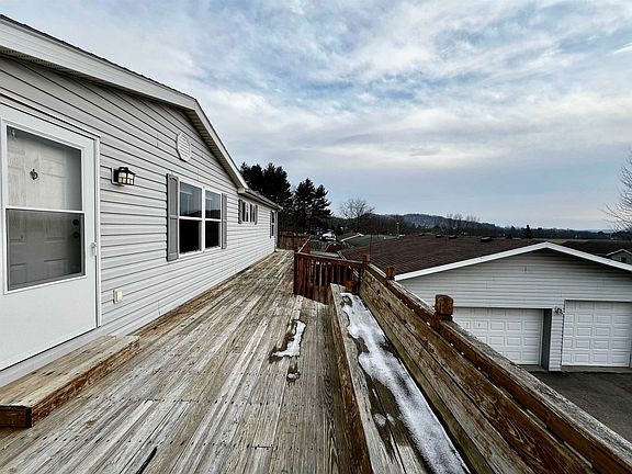 4th image of 28495 Clary Ln