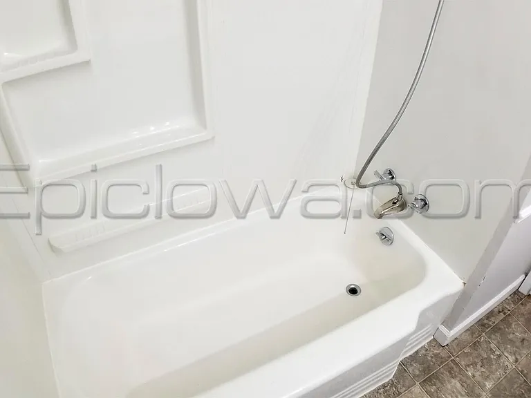 2923 Russell Dr NE — Photo 15
