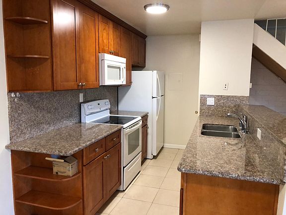 2nd image of 196 Coy Dr APT 2