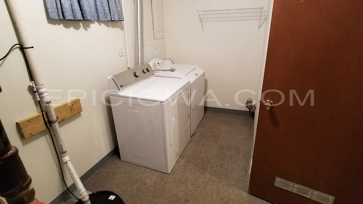 Building Photo - 143 Harbet Ave NW #1