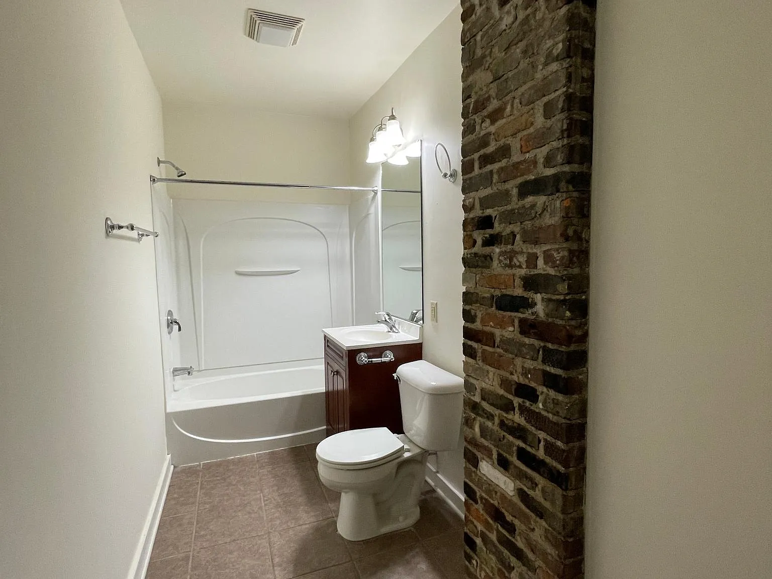 1 bed, 750 sqft, $1,575 — Photo 4