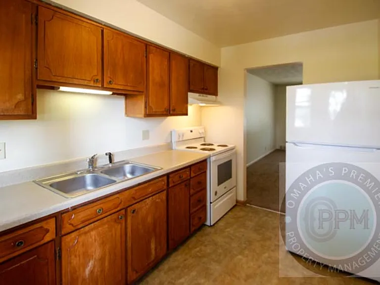 3758 S 82nd St — Photo 12