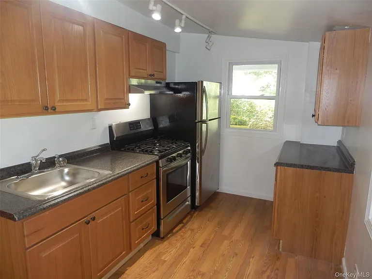 28 Strawtown Rd — Photo 5