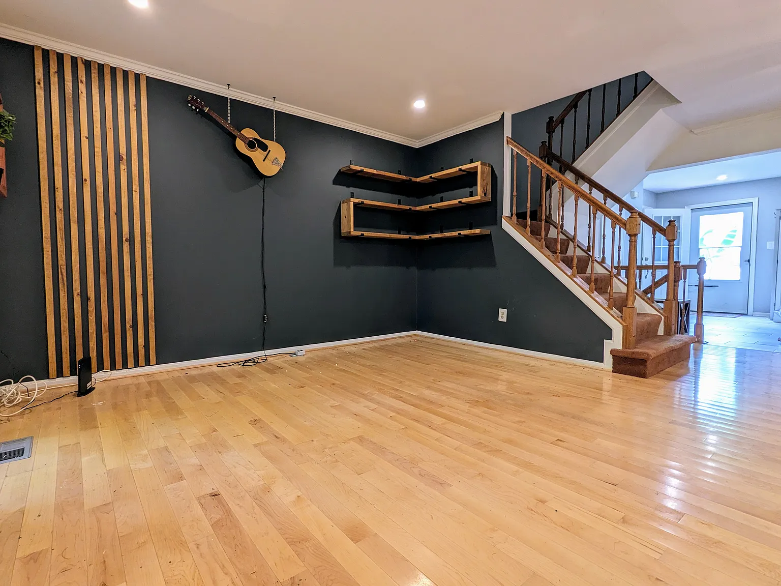 3 bed, 1870 sqft, $3,200 — Photo 1