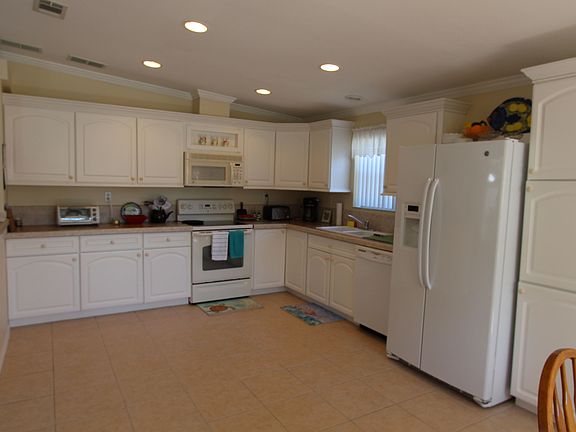 3rd image of 242 Navajo Dr