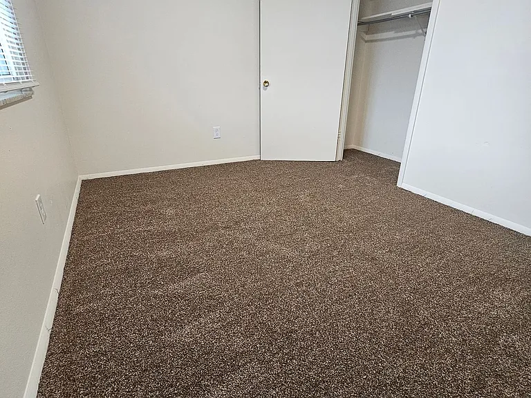 3906 W Sylvania Ave — Photo 19