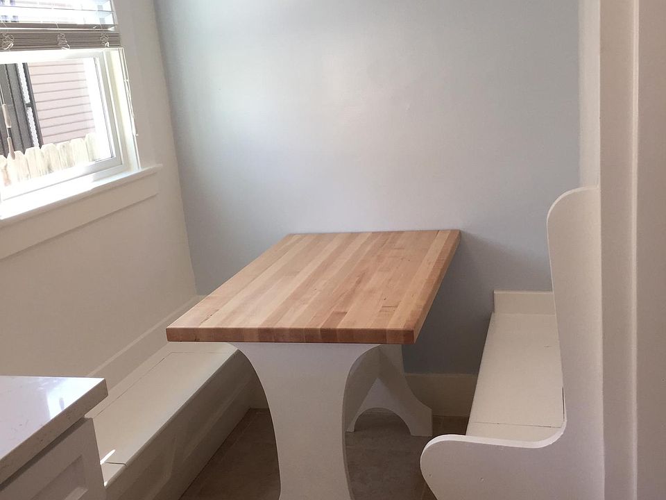 Dining niche.