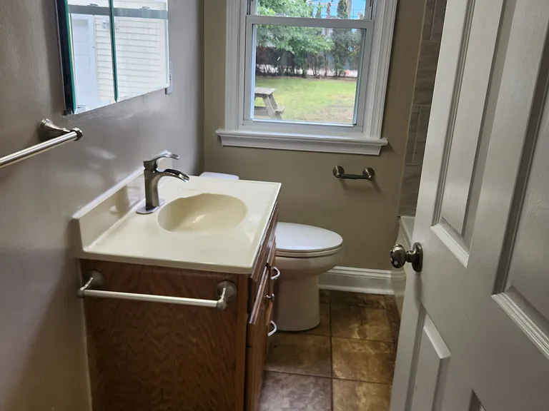 23717 E Oakland Rd — Photo 24