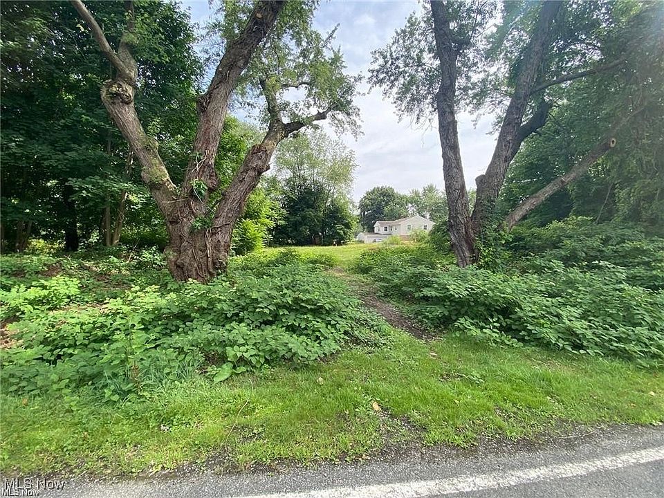 2nd image of 202 W Warner Rd