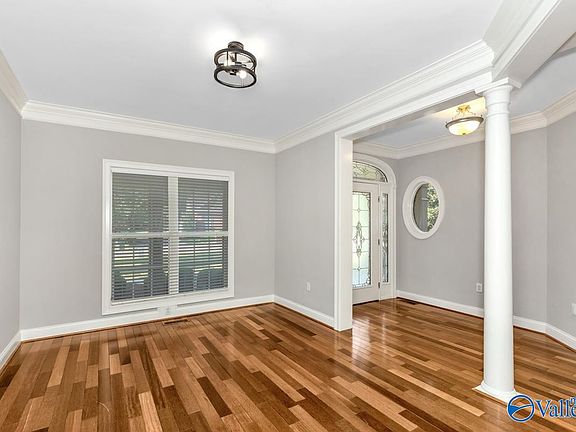 4th image of 2601 Southhurst Dr SE