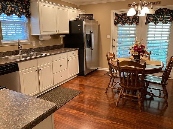 4th image of 8001 Winterbury Dr
