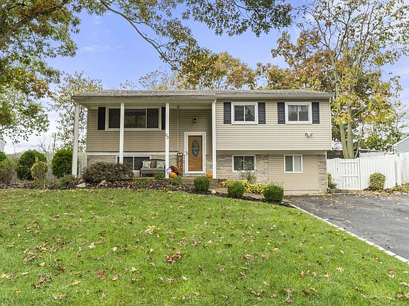 3rd image of 60 Larch Dr