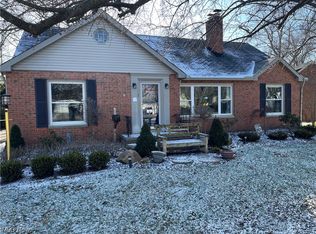 18971 Coffinberry Blvd, Fairview Park, OH 44126