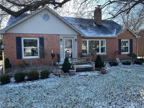 18971 Coffinberry Blvd, Fairview Park, OH 44126