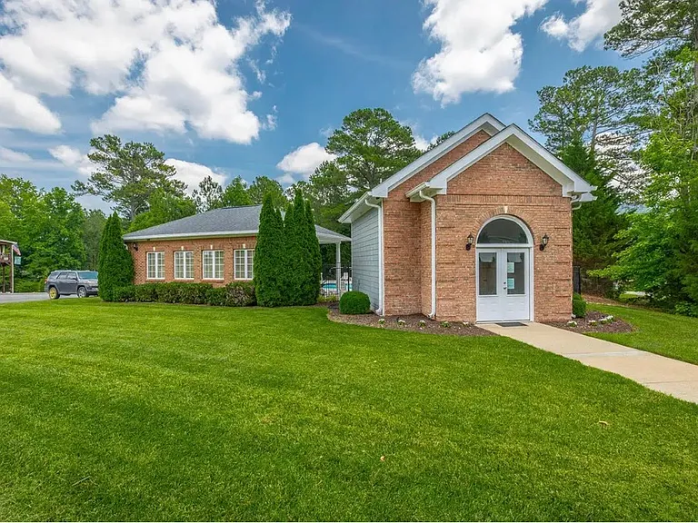 4853 Wellesley Dr — Photo 17