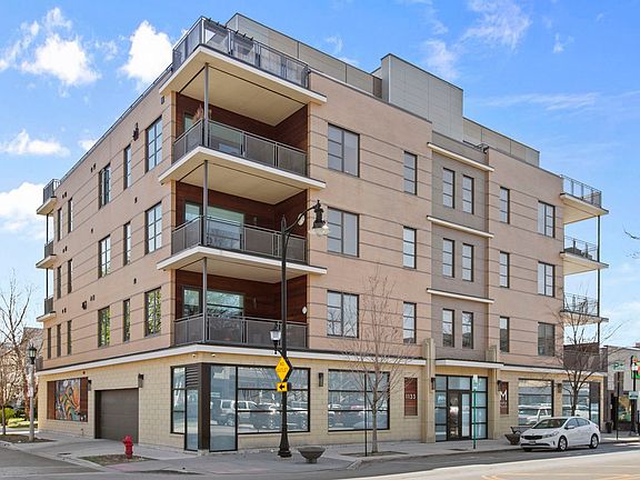 2nd image of 1133 Chicago Ave #4E