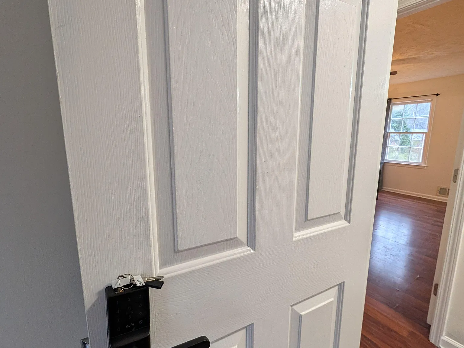4 bed, 3.0 bath, 2500 sqft, $918 — Photo 3