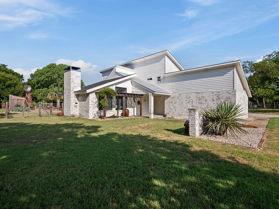 1st image of 5305 Wildwood Dr