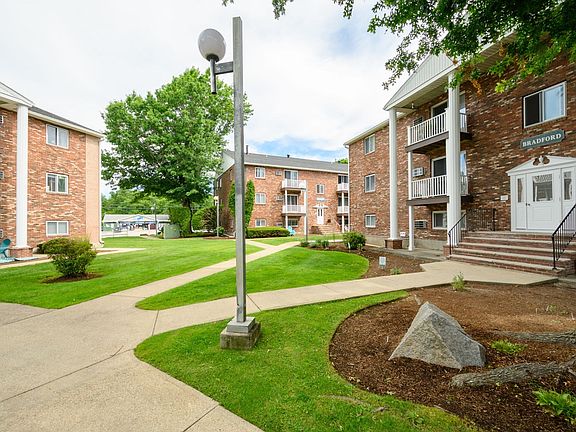 2nd image of 1801 Ocean St APT B21