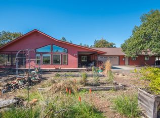 2780 Rogue River Dr, Eagle Pt, OR 97524