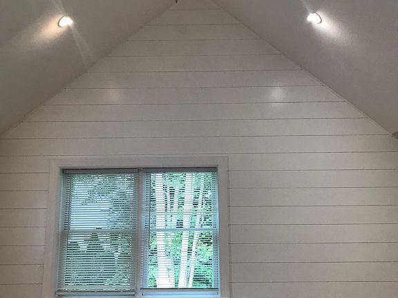 Vaulted ceiling in the awesome family room.