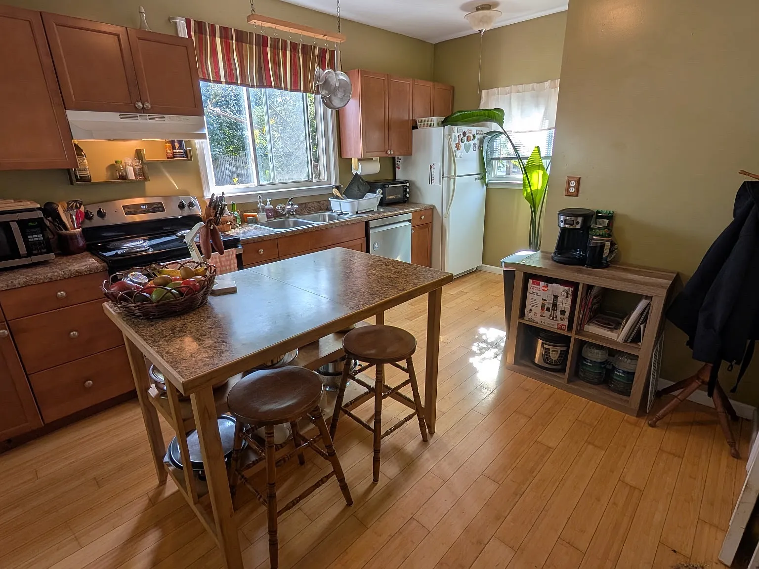 3 bed, 1058 sqft, $2,250 — Photo 4