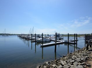 62 Harbour View Pl, Stratford, CT 06615