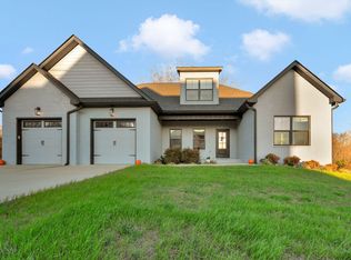 4 Evergreen Trl, Burns, TN 37029