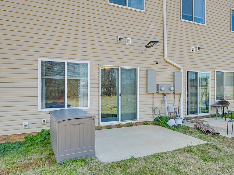 4998 Roberta Rd #4998 — Photo 14