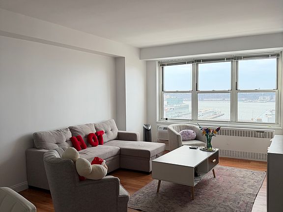 3rd image of 747 10th Ave APT 19H