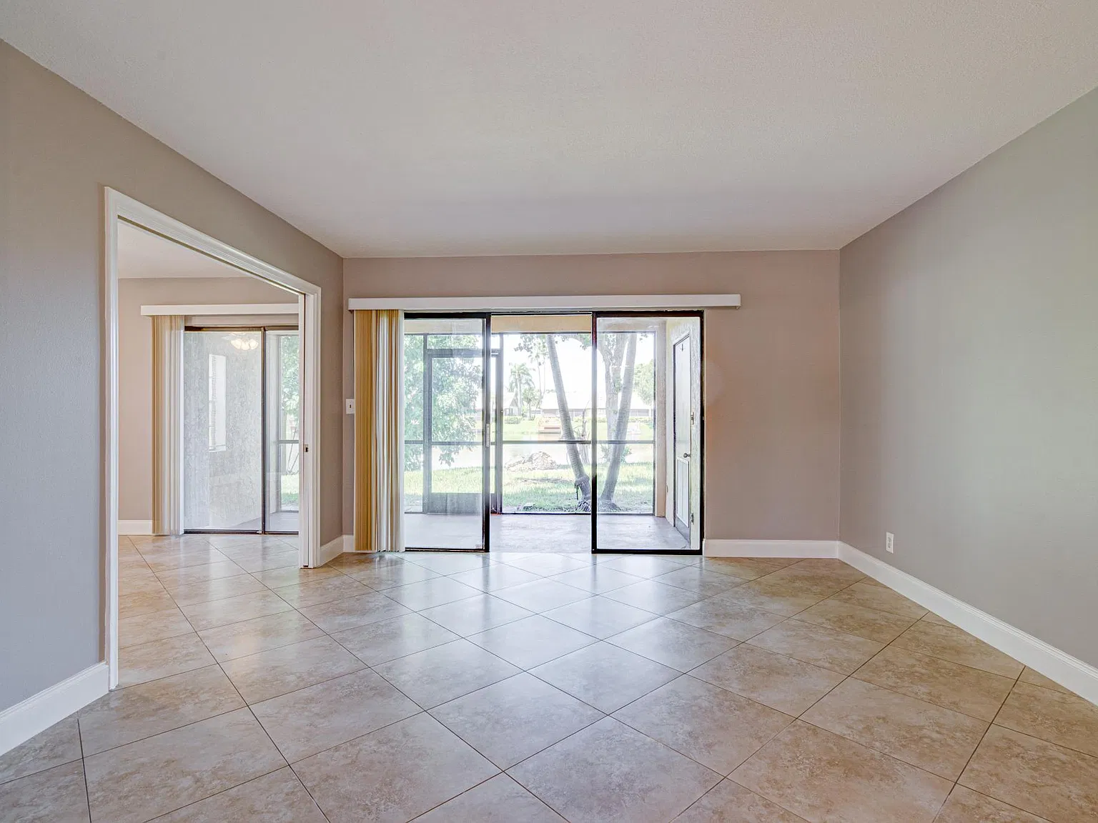 2 bed, 1175 sqft, $2,160 — Photo 2